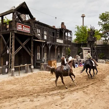 فندق Portaventura Roulette - Includes Unlimited Access To Portaventura Park & 1 Access To Ferrari Land 4*